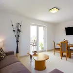 Apartman Maestral *