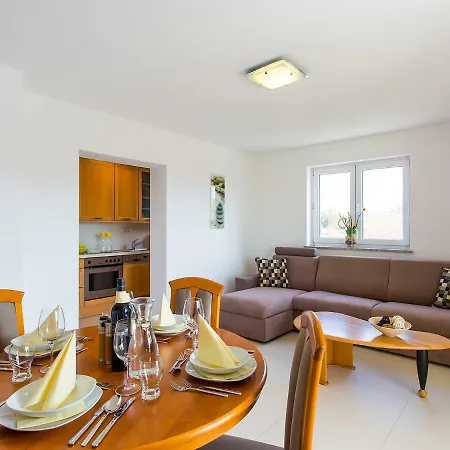 Apartment Maestral