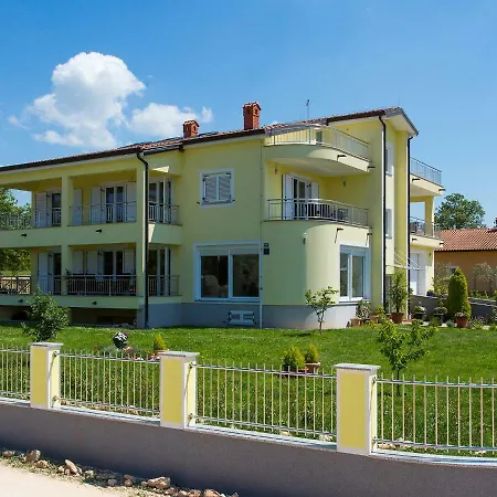 Apartment Maestral